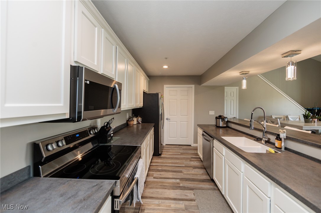 Residence On The Green - Residential