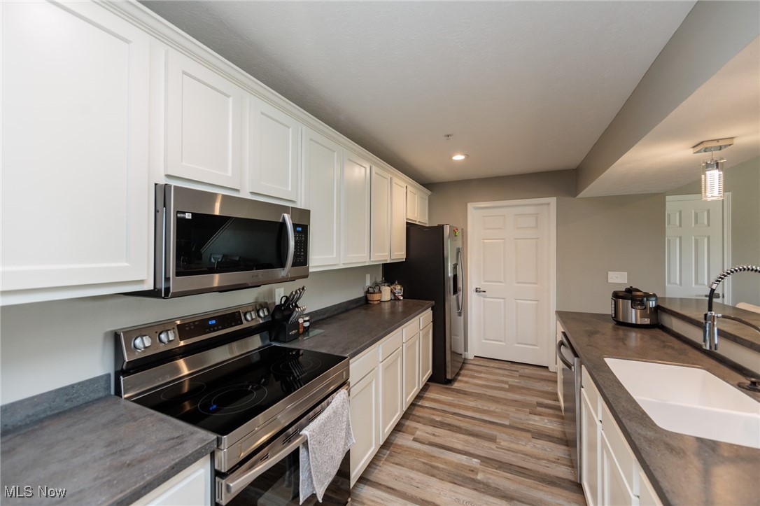 Residence On The Green - Residential