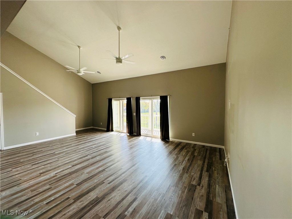 Residence On The Green - Residential