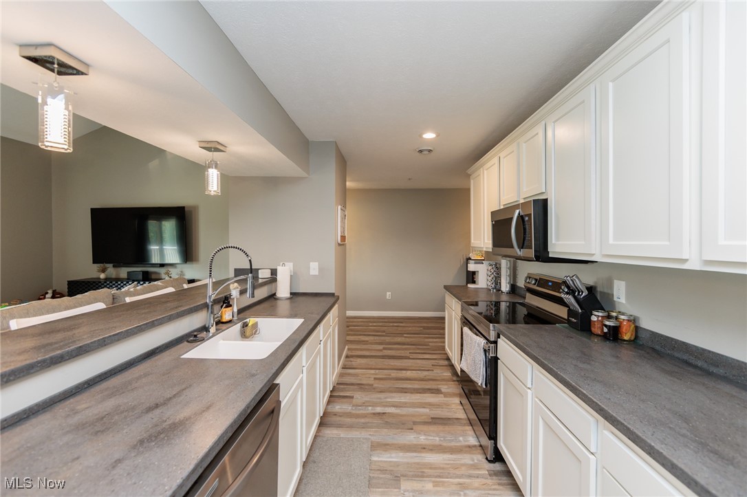 Residence On The Green - Residential