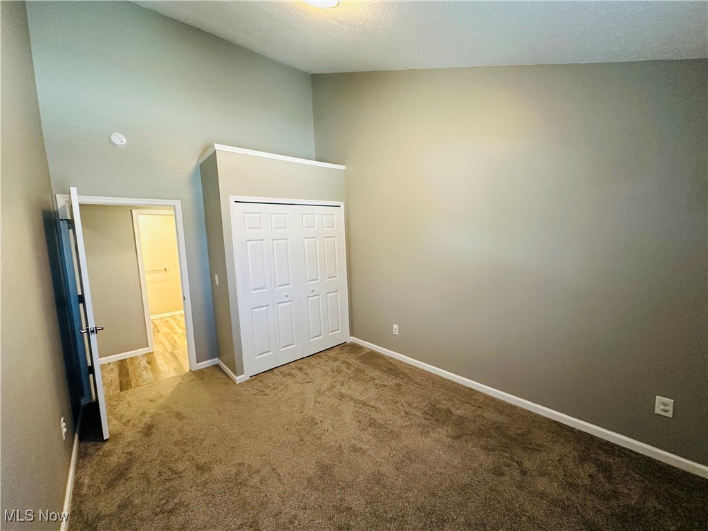 Residence On The Green - Residential