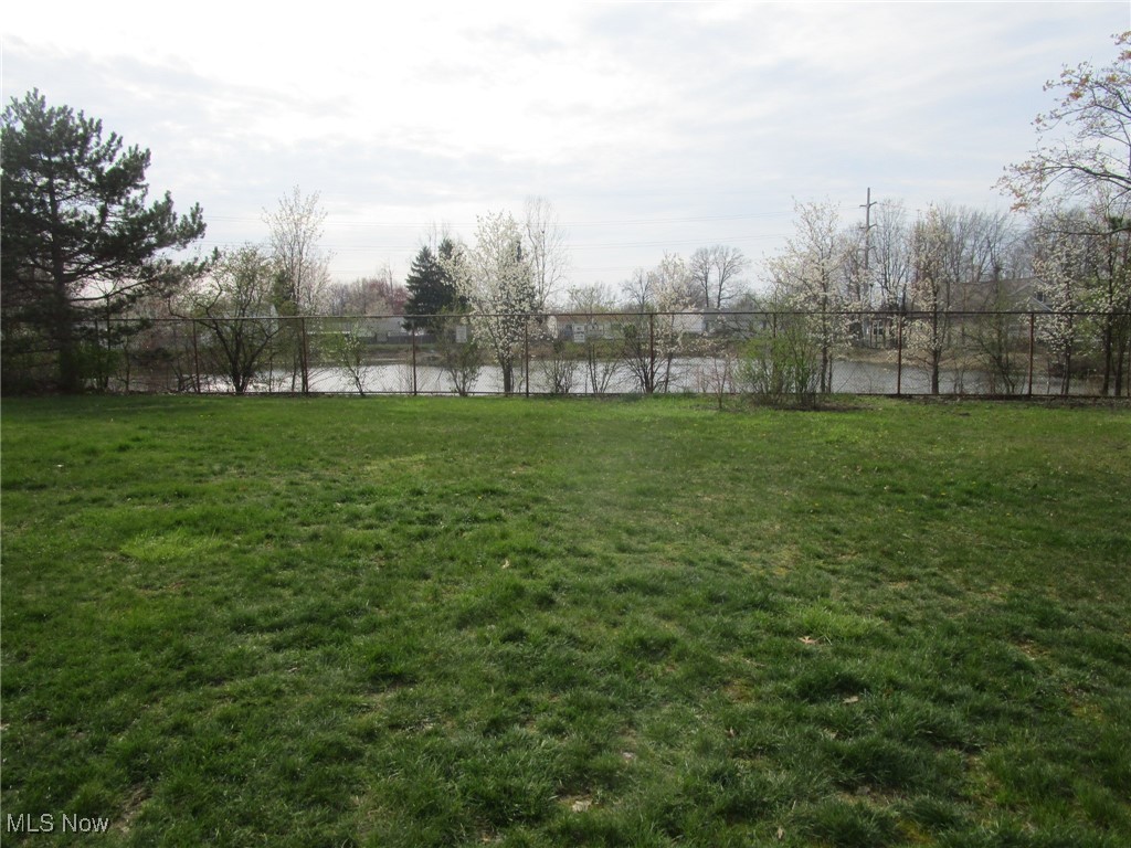 5454 Sierra Drive #C, Willoughby, Ohio image 2