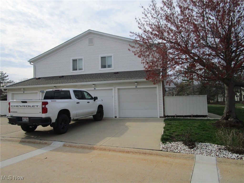 5454 Sierra Drive #C, Willoughby, Ohio image 8
