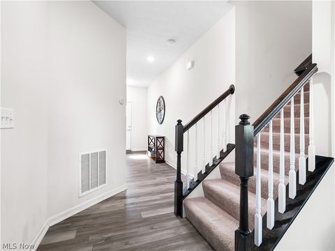 Tiny photo for 3243 Broadleaf Way, Brunswick, OH 44212 (MLS # 5202898)