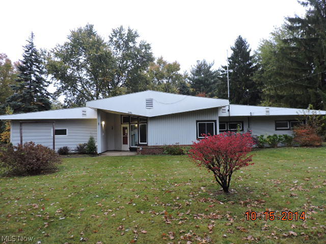 On 03 13 2015 auction terms will apply. This is a Fannie Mae Home Path Property. Unique contemporary styled ranch home with dual sided fireplace in foyer / living room. Modern kitchen and dinette area plus 3 bedrooms and 1.5 baths. Attached garage plus shed. Liberty Tpw home with city water and sewer. "The seller has directed that all offers on this listing be made using the Home Path Online Offer system