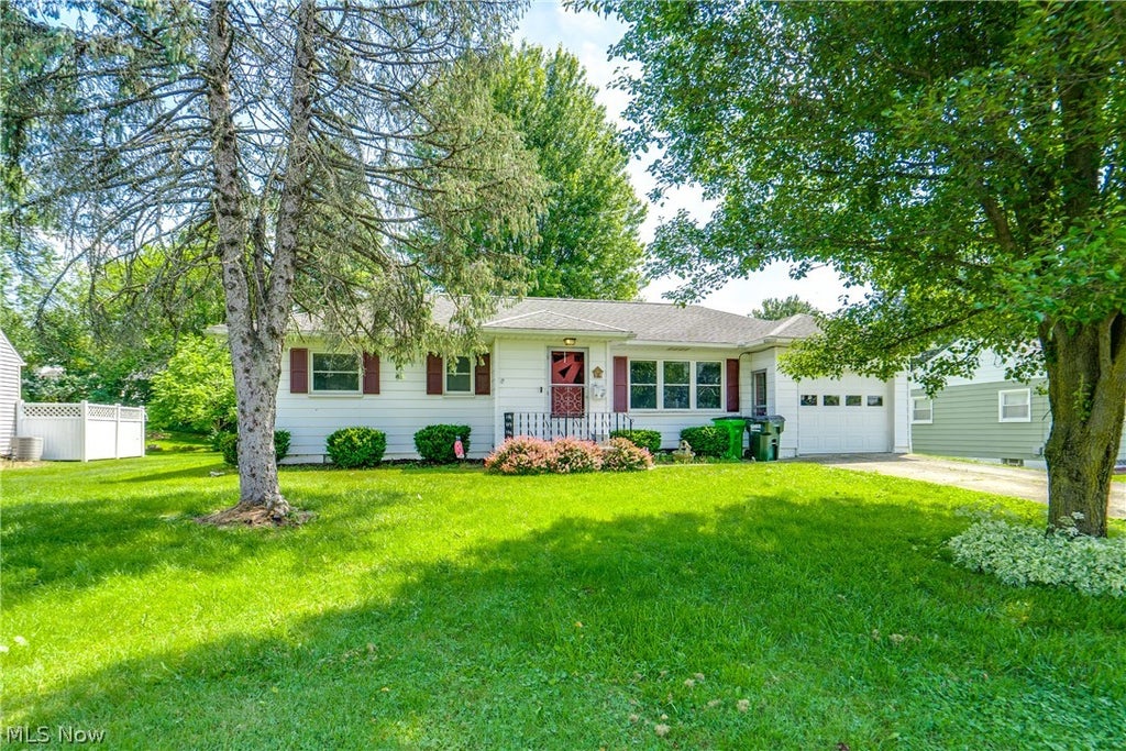 Photo of 344 Morgan Street, Barberton, OH 44203 (MLS # 5216961)