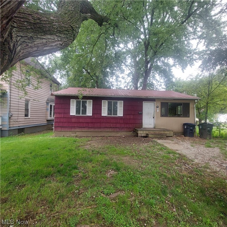 Looking for a project - this is it! Ready to be renewed, this 3 bed 1 bath ranch home is it. Make it yours to own, flip, or hold and find a great resident. Its in a great location near many amenities.