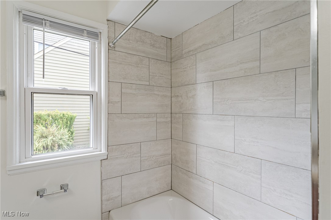 Fournier Bungalow - Residential