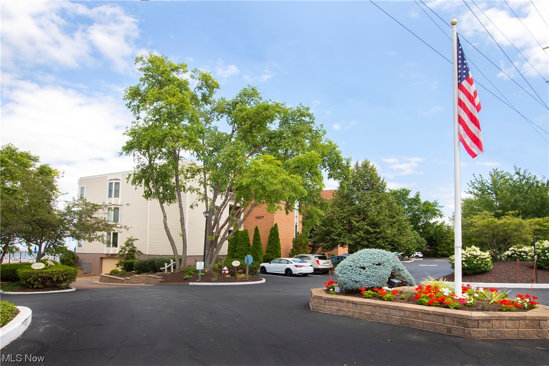 Beachwood Villas Condo - Residential Lease