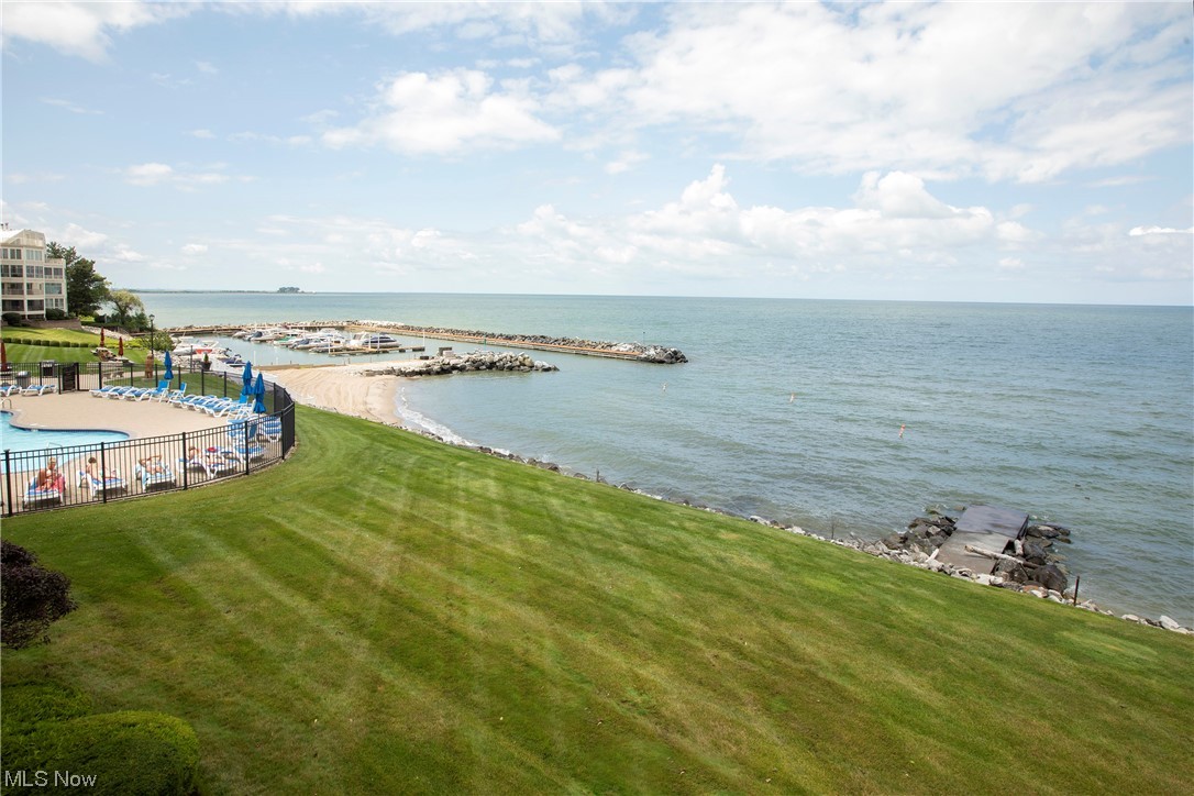 Beachwood Villas Condo - Residential Lease