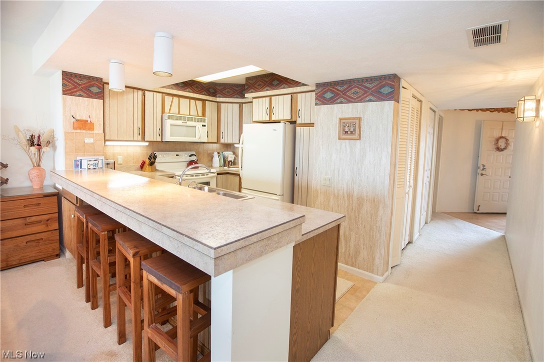 Beachwood Villas Condo - Residential Lease