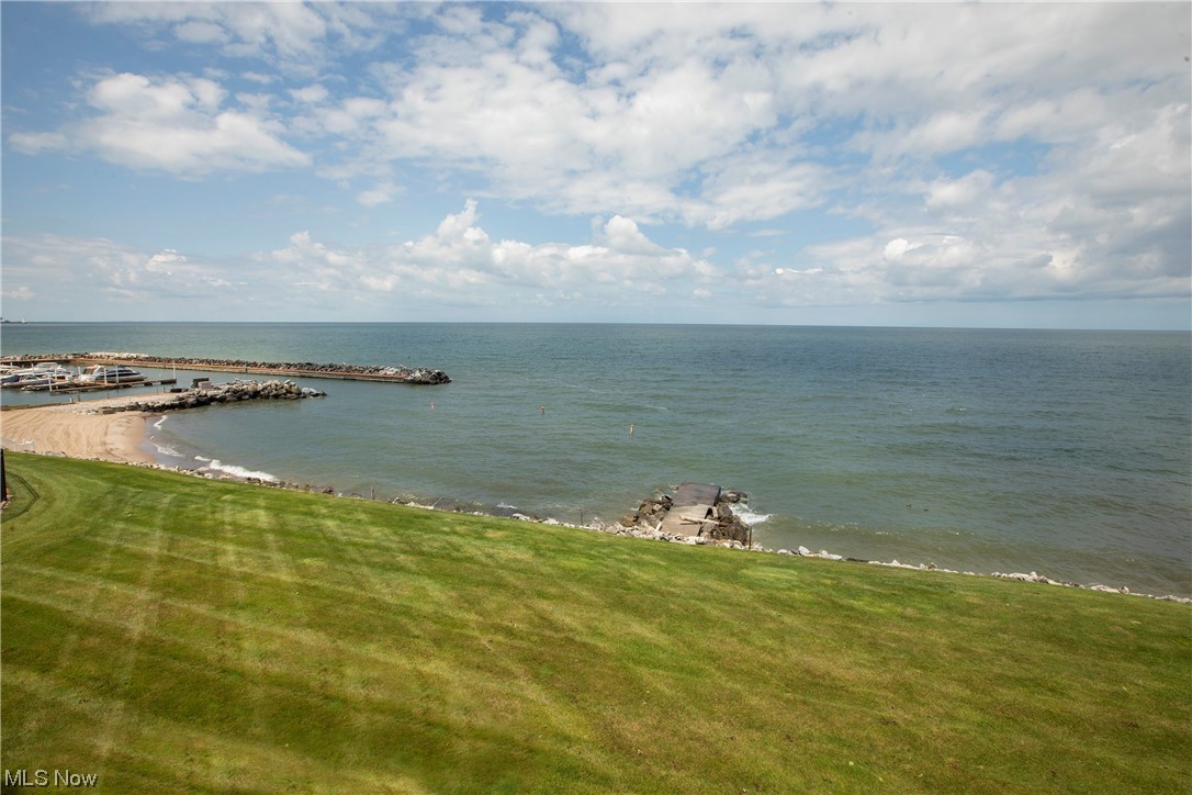 Beachwood Villas Condo - Residential Lease