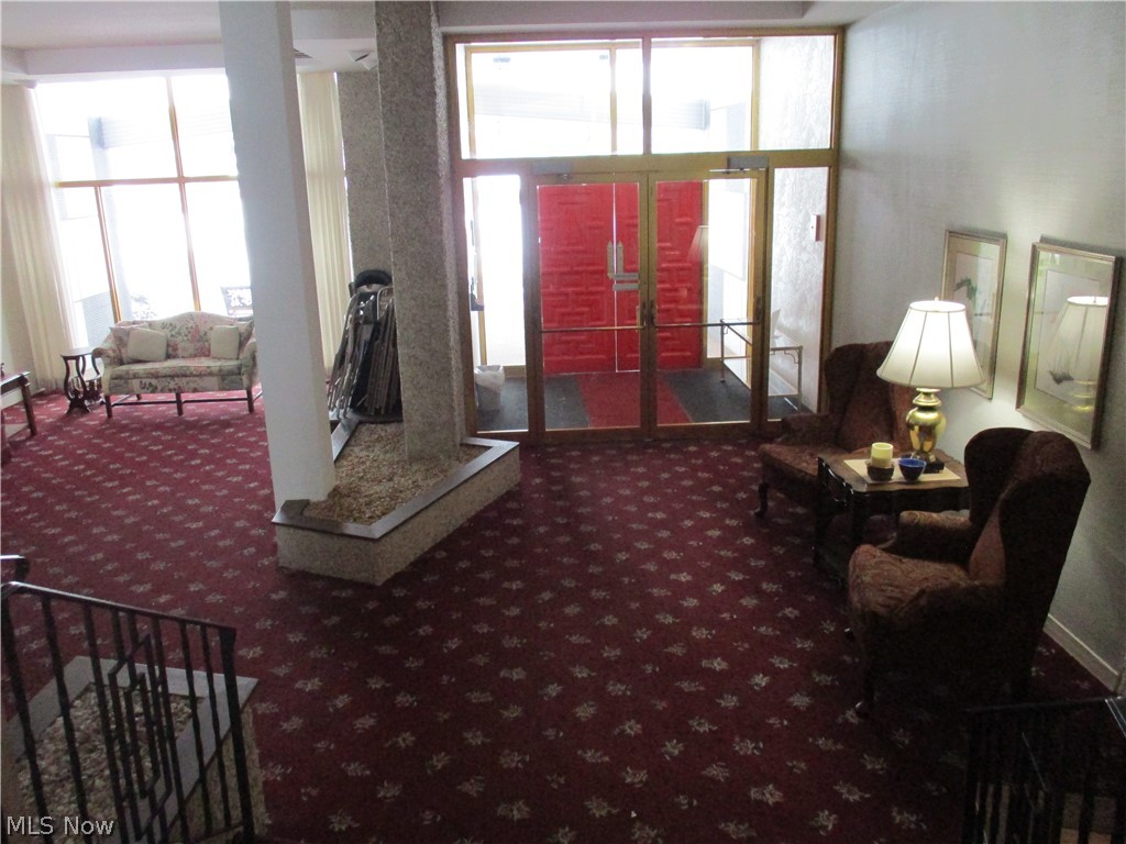 Carlton House Condo - Residential