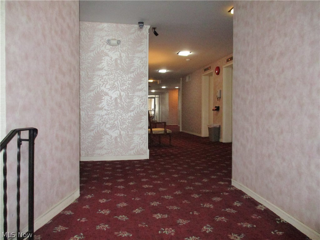 Carlton House Condo - Residential