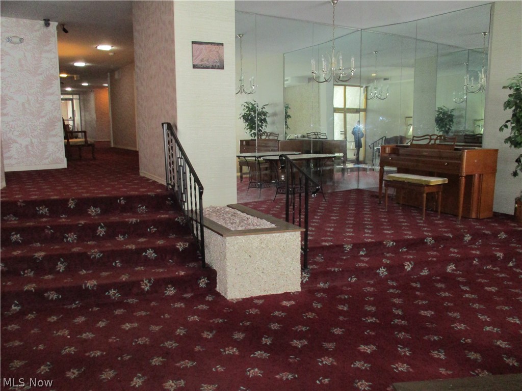 Carlton House Condo - Residential