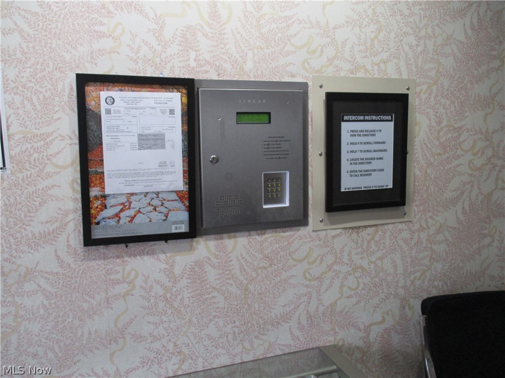 Carlton House Condo - Residential