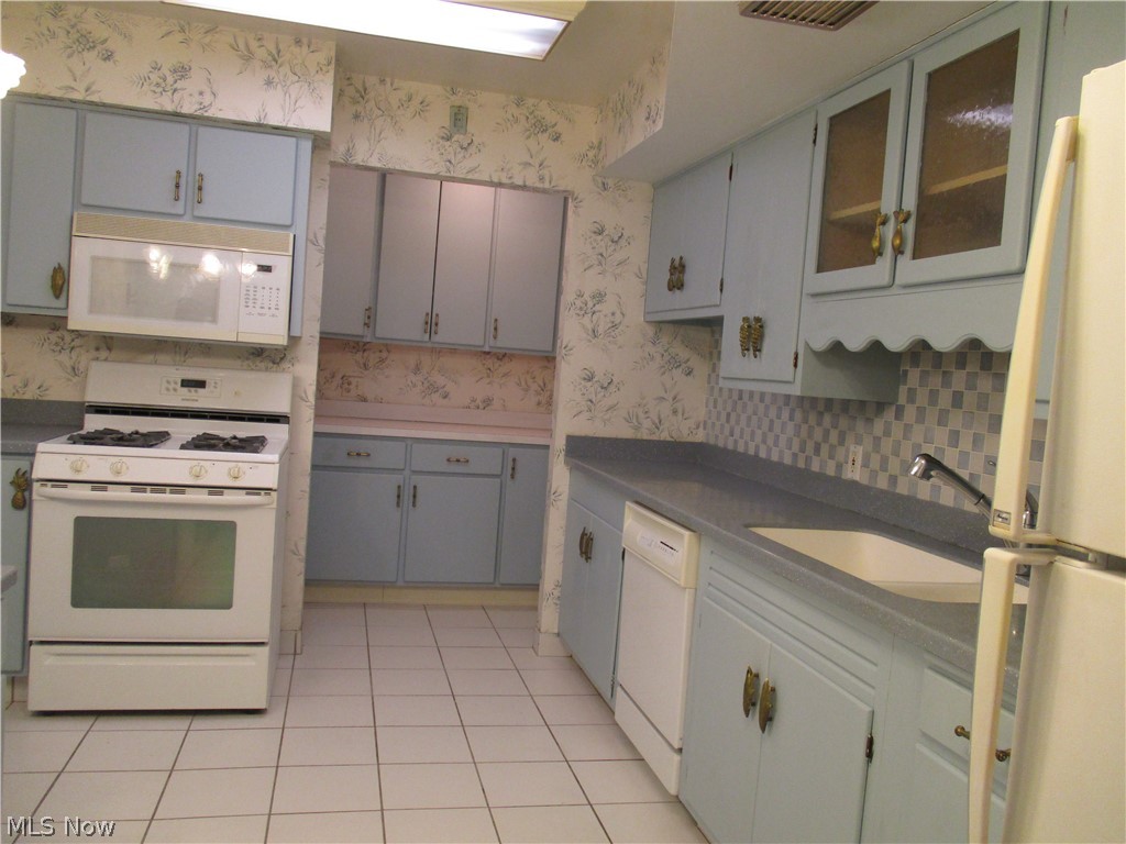 Carlton House Condo - Residential