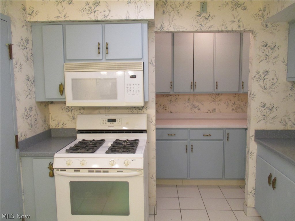 Carlton House Condo - Residential