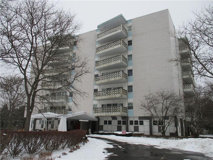 Enjoy the convenience and amenities of the Carlton House.,Across from Portage Country Club..  a 55 and over community offering a Secure building, underground parking with a car wash bay area, above ground guest parking, storage units and semi- private laundry room. This beautiful one bedroom condo has a very large great room with private balcony, fully applianced kitchen with extra butler's pantry and lots of cabinets and a spacious bedroom with ample closets.. Unit is on the 6th floor, condo faces south...2 elevators and 2 sets of stairs