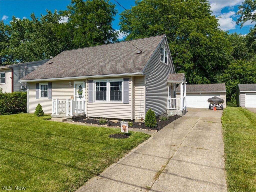 Photo of 2525 Kingsport Way, Akron, OH 44314 (MLS # 5211544)