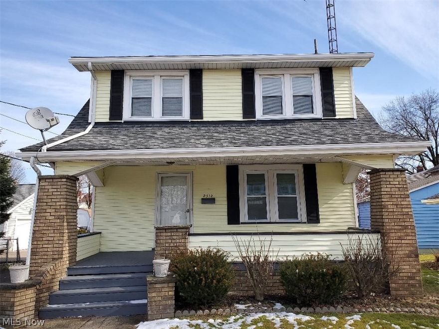 Move right into this updated 3 bedroom 2 full bath home! Conveniently located near parks, schools, shopping, highway and the Hall of Fame. Newer windows and roof. All new lights throughout the home. Beautifully refinished hardwood floors and new carpet. Large eat-in kitchen and full sized dining room is great for entertaining. Fully fenced in back yard.