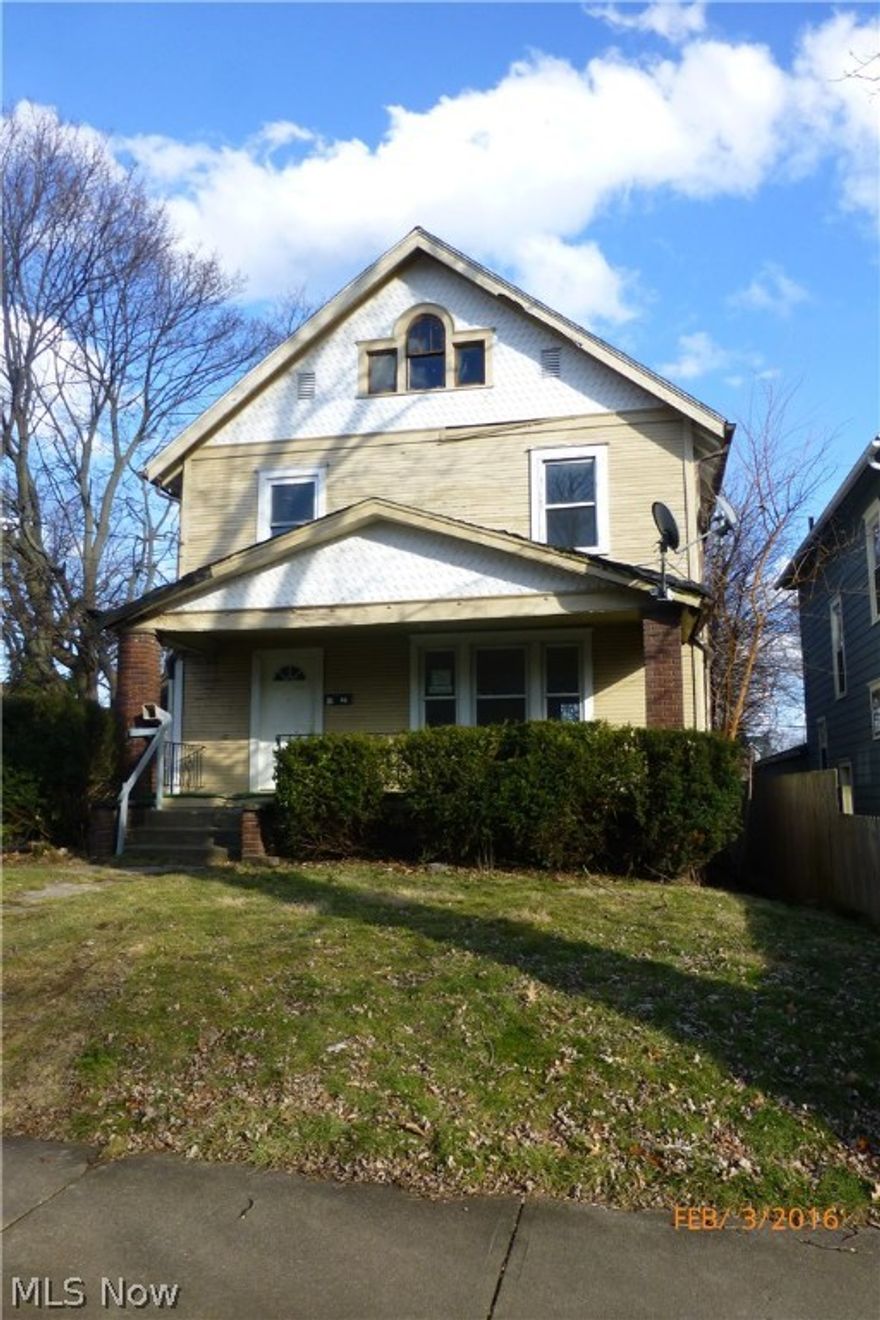 Sold As-Is. No seller paid inspections or repairs. Offer must have earnest money as a Cashiers Check to the Listing Agency with buyer name as the remitter. Need pre-approval or proof of funds documentation with initial offer. No exceptions. This property is eligible for the Freddie Mac FIRST LOOK Initiative through 3/21/2016. Homestead Exemption and Assessments unknown.