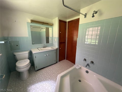 Tiny photo for 4808 Monticello Boulevard, Richmond Heights, OH 44143 (MLS # 5255425)