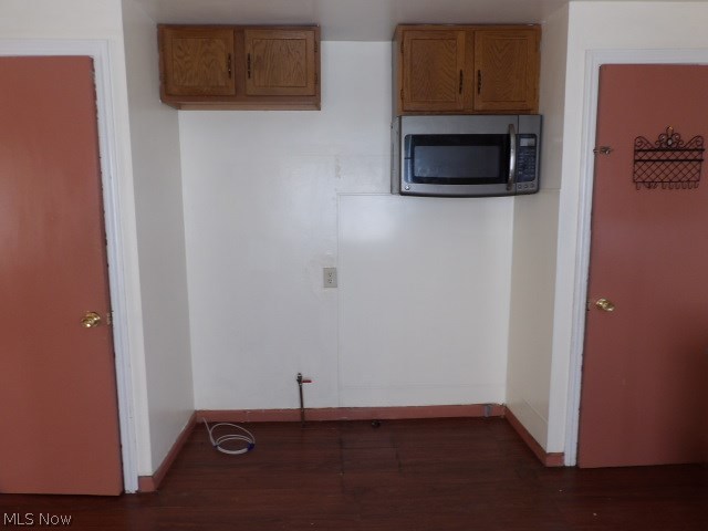 E C & A O Robinson - Residential Lease