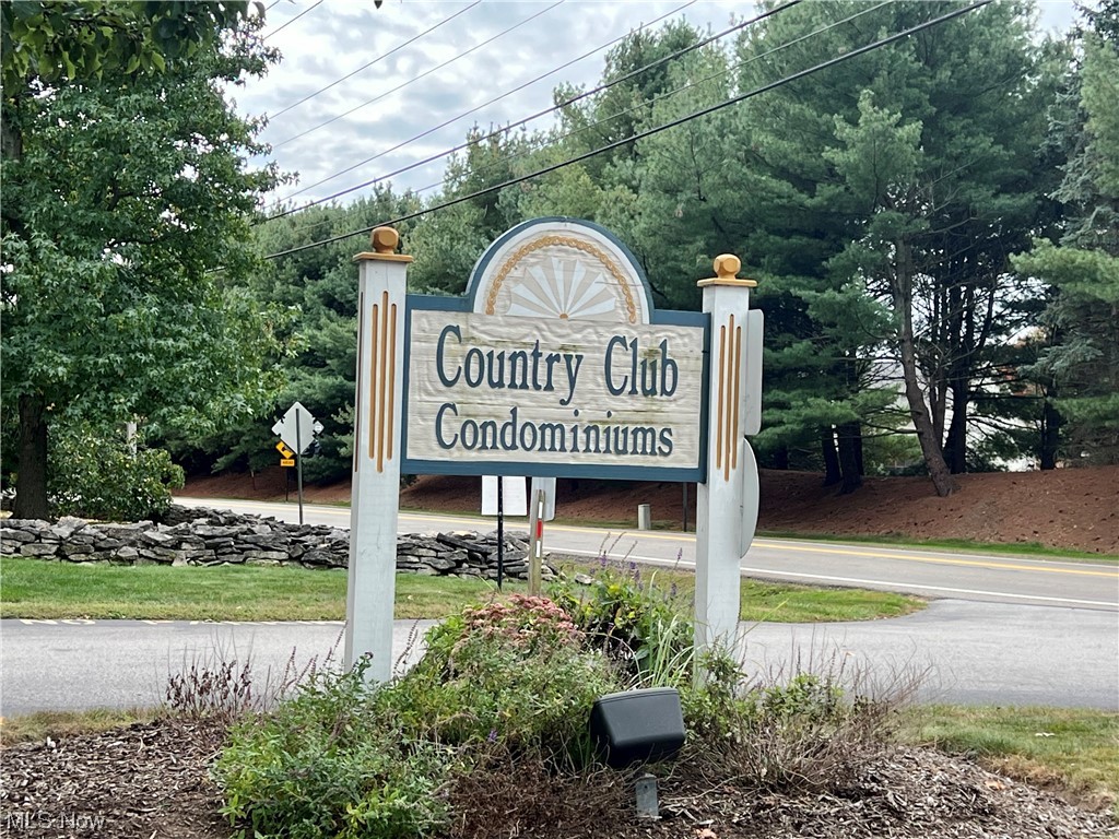 Country Club Apt Hms North Con - Residential