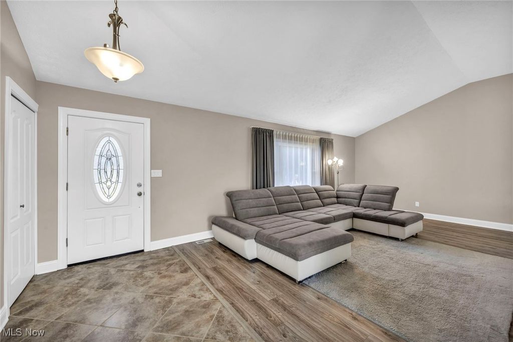 Photo of 32194 N Roundhead Drive, Solon, OH 44139 (MLS # 5174323)