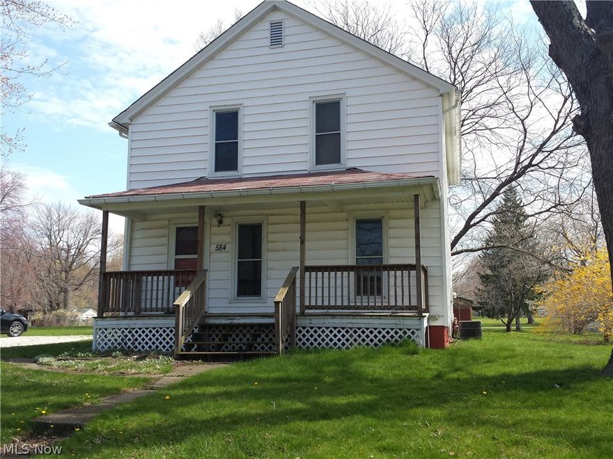 3 Bedroom home near Lake Erie in quiet neighborhood.Nice big deck for summer entertaining. Updated electric,
furnace, central air and more! This home would make a great starter home! Make your appointment today to see this
home.
