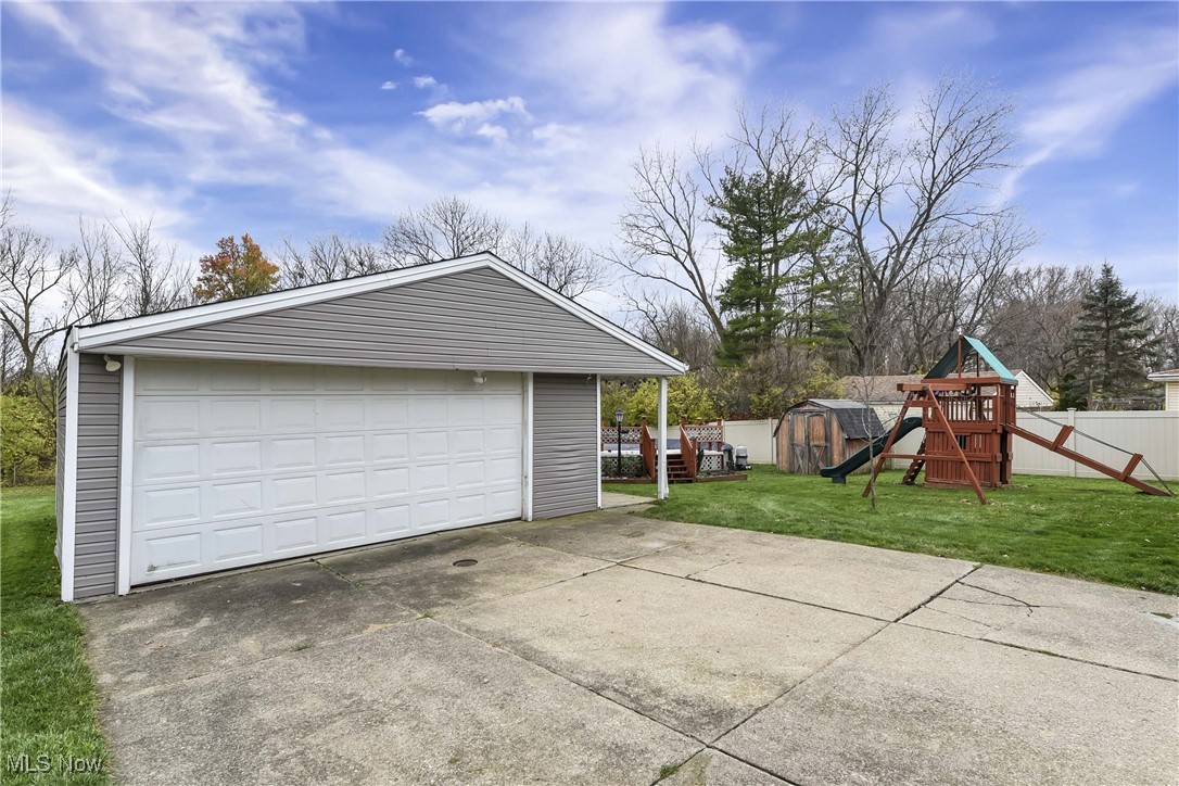 6450 Leslie Drive, Brook Park, Ohio image 3