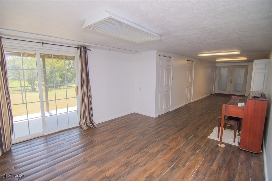 ABOUT 15-20 MINUTES FROM ST.CLAIRSVIILE & WHEELING - Residential