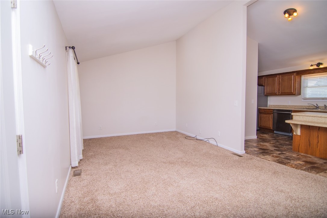 ABOUT 15-20 MINUTES FROM ST.CLAIRSVIILE & WHEELING - Residential