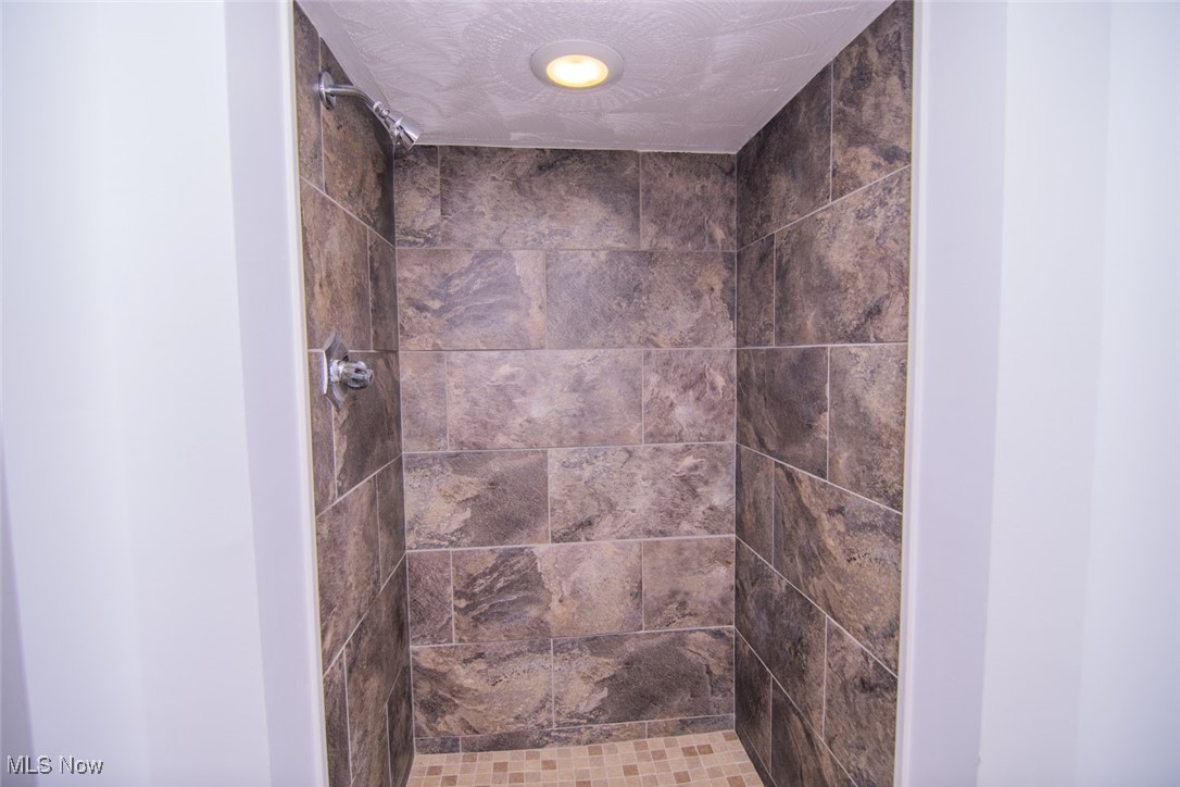 ABOUT 15-20 MINUTES FROM ST.CLAIRSVIILE & WHEELING - Residential