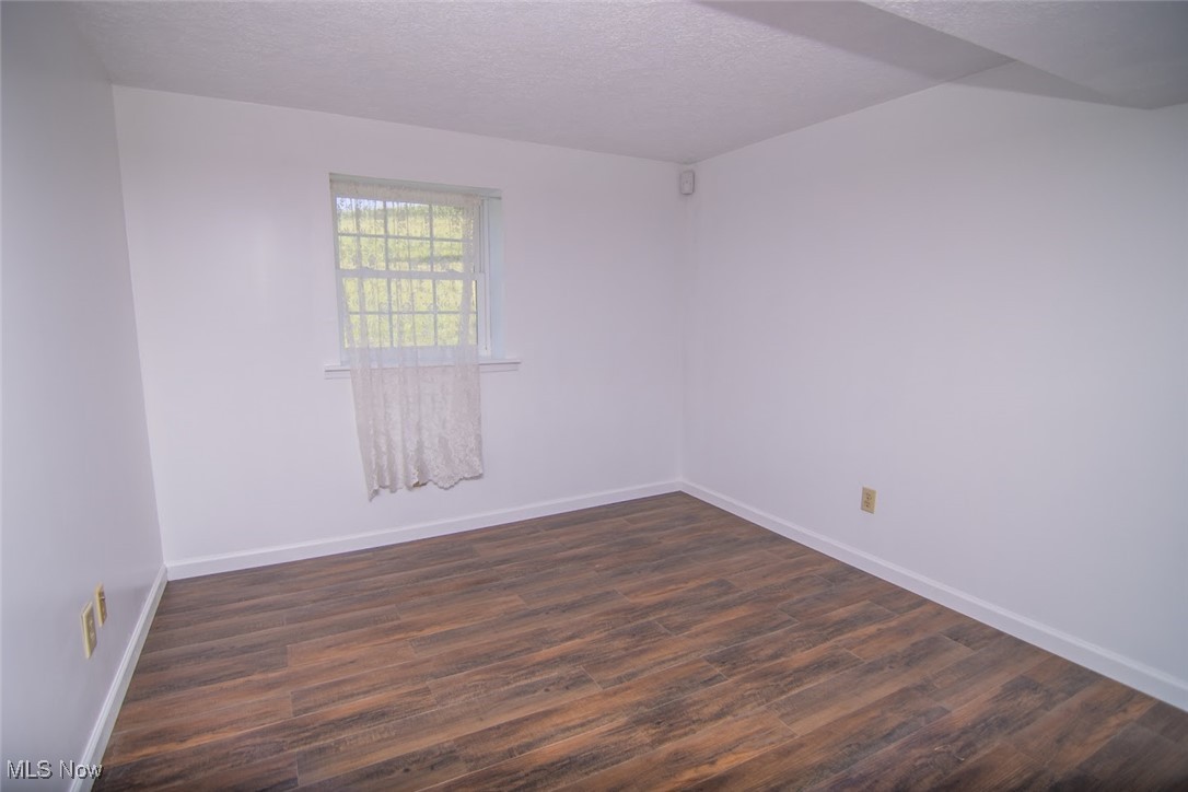 ABOUT 15-20 MINUTES FROM ST.CLAIRSVIILE & WHEELING - Residential