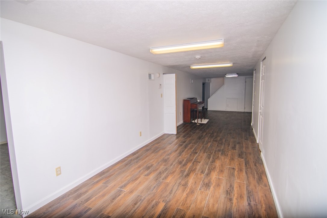 ABOUT 15-20 MINUTES FROM ST.CLAIRSVIILE & WHEELING - Residential