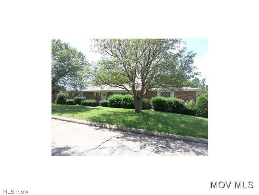 Brick ranch with insulated windows, room in basement could be 4th bedroom, large basement family room with fireplace. 2 lots with property. All measurements are approximate.  Elem: Franklin Elementary School  Elem/Bus: N  JrHigh: Edison Jr. High School  JrHigh/Bus: N  High: Parkersburg South High  High/Bus: N  Fire: CIT  Police: CTY  PossFreeGas: N  ;SQFT=Fin L1:1736, Fin Bsmt:662, Fin Above:1736, Fin Total:1904, Unfin Above:0;GAR= 2 Car Att