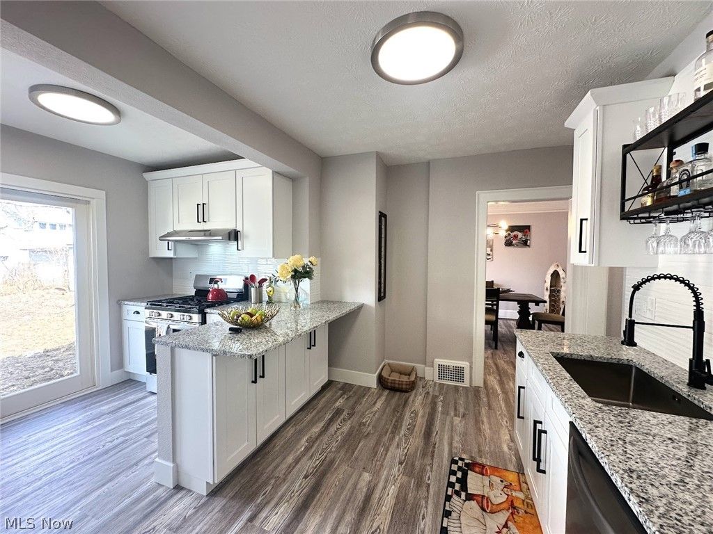 Photo of 3409 Cedarbrook Road, Cleveland Heights, OH 44118 (MLS # 5191720)