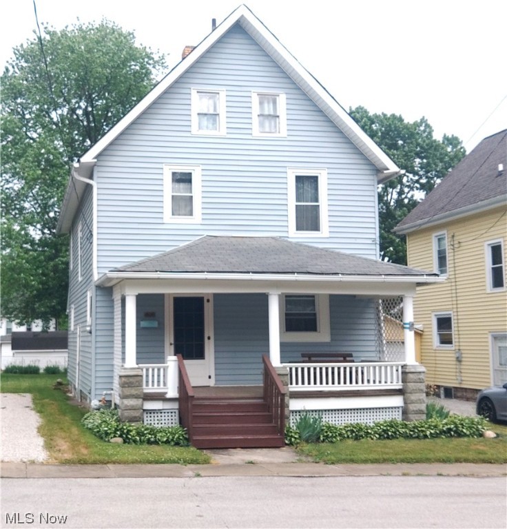 Estate sale. Sold as-is. 3 bedroom, 2 bathroom colonial with a ton of potential, lots of hardwood and character! Large front porch. Double lot.