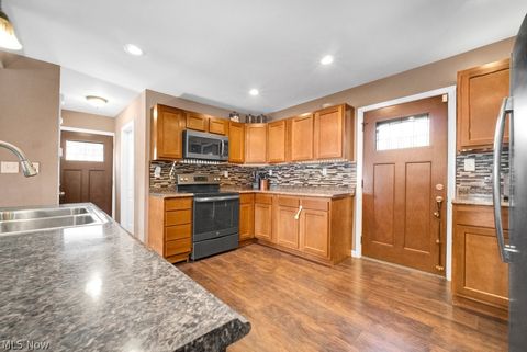 Tiny photo for 2719 Mohican Boulevard, Lakemore, OH 44312 (MLS # 5190146)