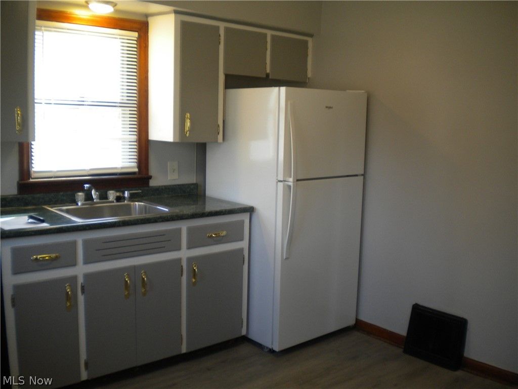 Photo of 332 Lincoln Avenue, Barberton, OH 44203 (MLS # 5195128)