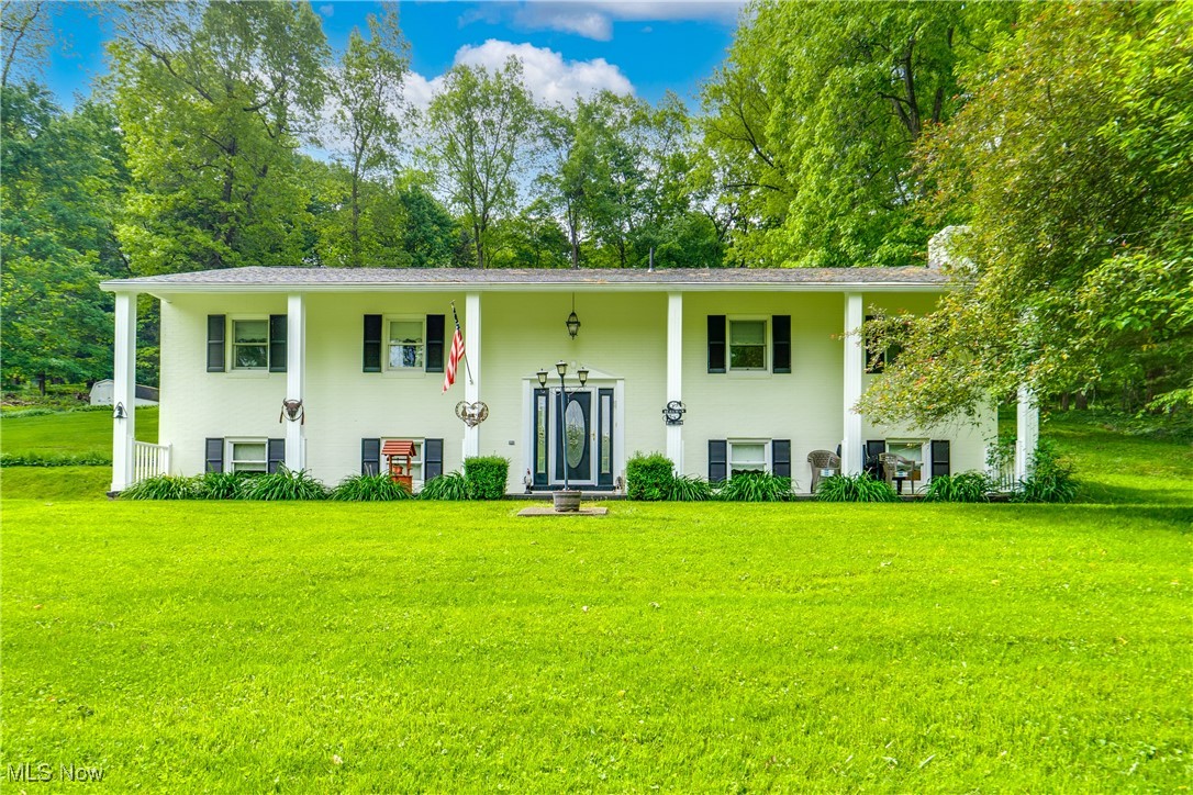 514 Michael Lane, Zoar, Ohio image 1