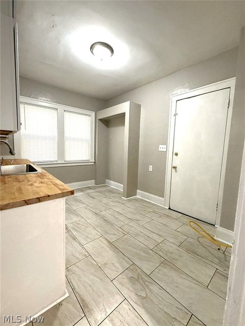 Tiny photo for 14172 Superior Road, Cleveland Heights, OH 44118 (MLS # 5210312)