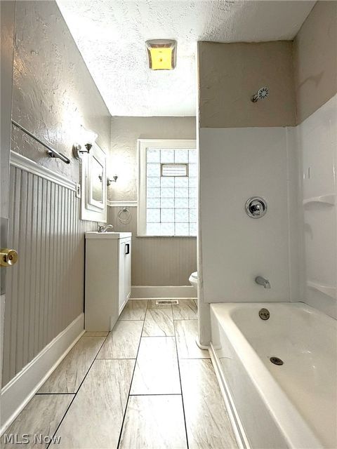 Tiny photo for 14172 Superior Road, Cleveland Heights, OH 44118 (MLS # 5210312)