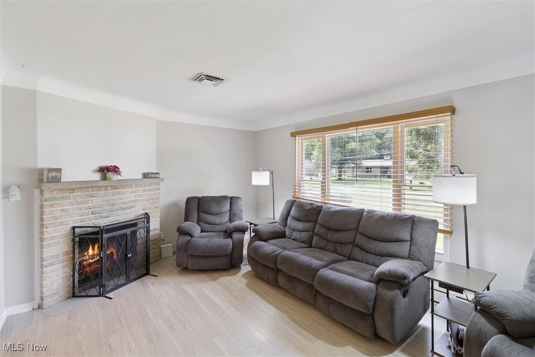 2353 W Hedgewood Drive