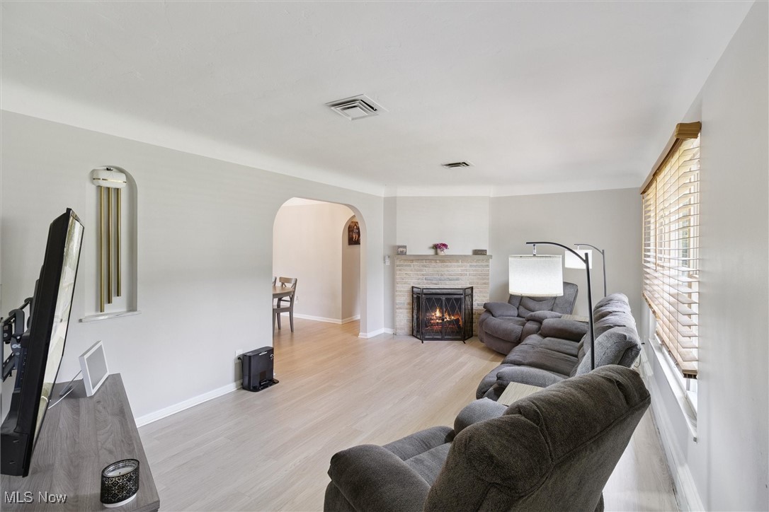 2353 W Hedgewood Drive