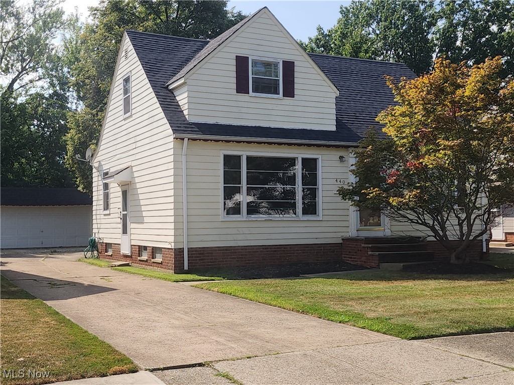 Starter home in the City of Euclid. A charming 4 bedroom 1.5 bathroom Colonial with a detached 2 car garage. This home features a sunroom, and a partially finished basement. This home is situated minutes from I 90.
This home is priced to sell and being delivered as-is no contingencies. Sellers are motivated. Add your finishing touches and make it your own. Lets make a deal!