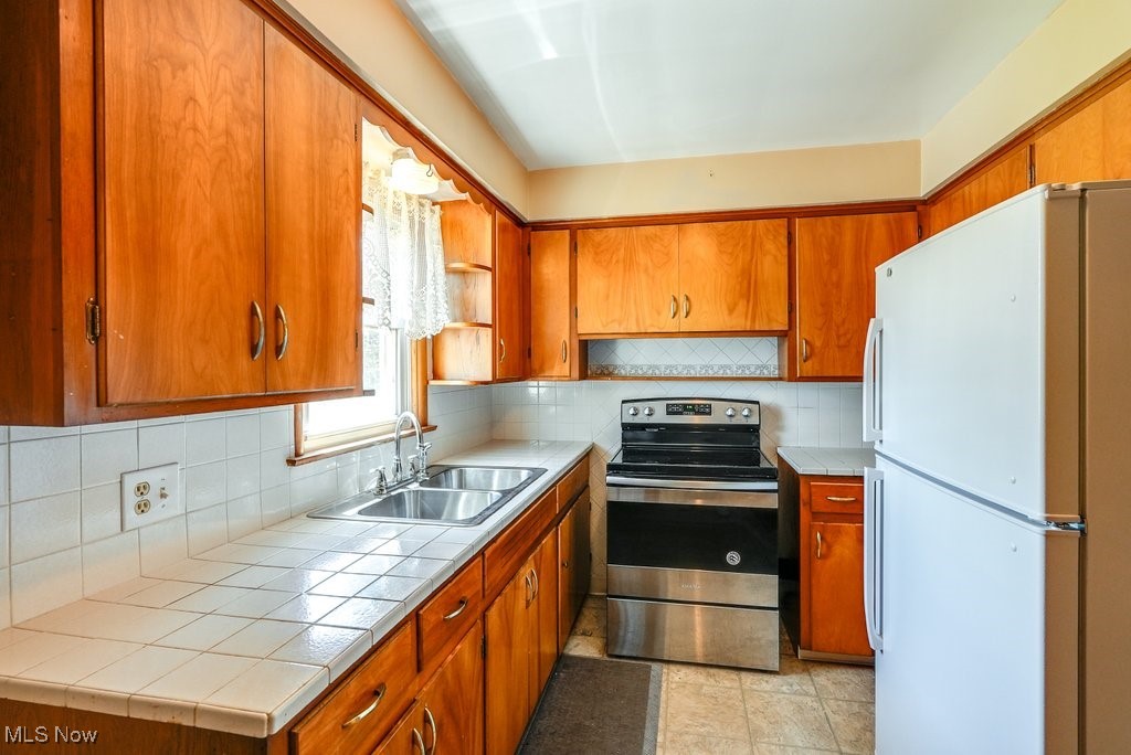 Cuyahoga Falls, Ohio 44223, United States, 4 Bedrooms Bedrooms, ,3 BathroomsBathrooms,Residential,Active,116822