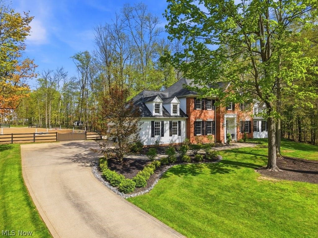 Photo of 16620 Jennifer Lane, Chagrin Falls, OH 44023 (MLS # 5211179)